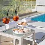 Villa Luxury Glamour Near With Pool And Sauna