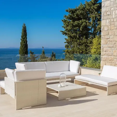 Luxury Seafront Glamour With Private Pool, Sauna And Gym At The In Villa *