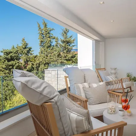 Luxury Seafront Glamour With Private Pool, Sauna And Gym At The In *