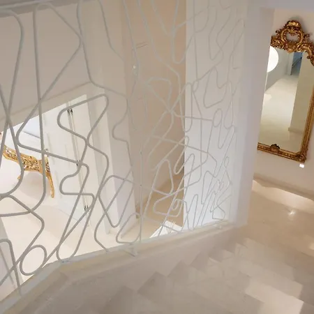 Luxury Seafront Glamour With Private Pool, Sauna And Gym At The In