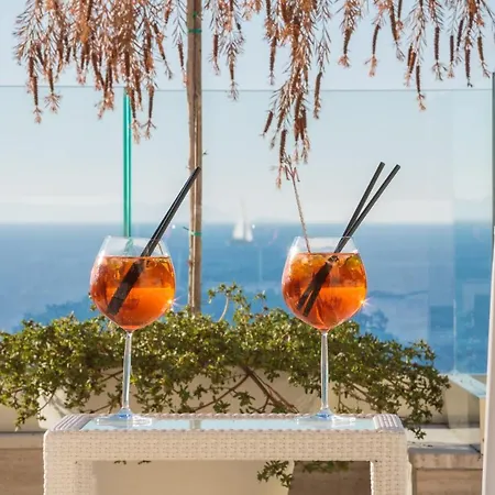 Luxury Seafront Glamour With Private Pool, Sauna And Gym At The In