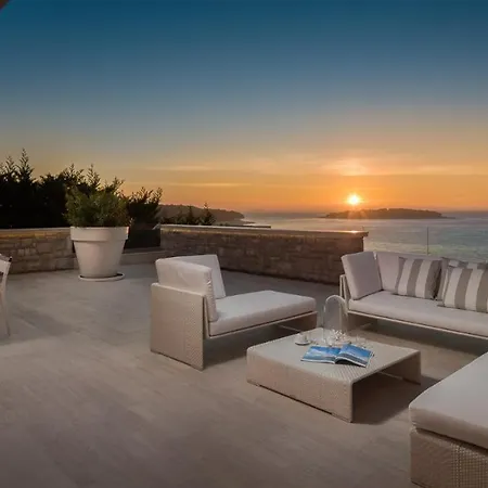 Luxury Seafront Glamour With Private Pool, Sauna And Gym At The In Villa