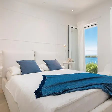 Luxury Seafront Glamour With Private Pool, Sauna And Gym At The In *