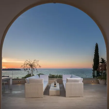 Villa Luxury Seafront Glamour With Private Pool, Sauna And Gym At The In *