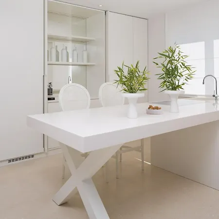 Luxury Seafront Glamour With Private Pool, Sauna And Gym At The In Villa *