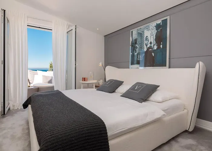 Villa Luxury Seafront Glamour With Private Pool, Sauna And Gym At The In *