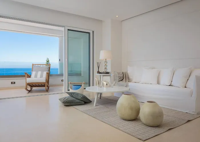 Luxury Seafront Glamour With Private Pool, Sauna And Gym At The In Villa *