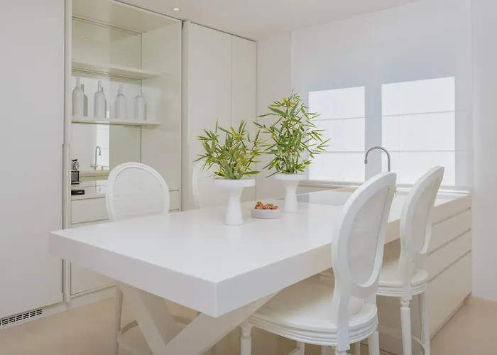 Luxury Seafront Glamour With Private Pool, Sauna And Gym At The In *