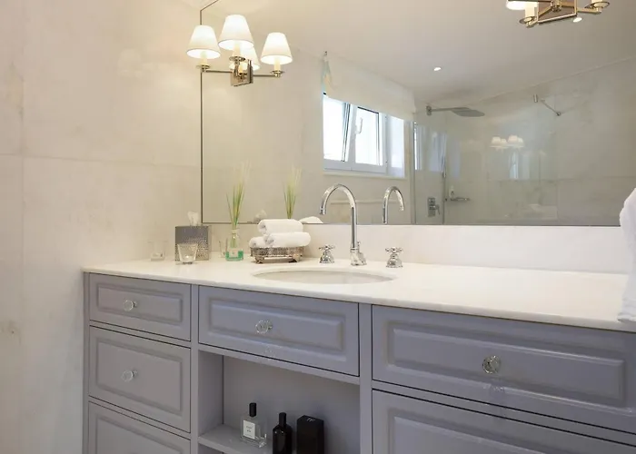 Luxury Seafront Glamour With Private Pool, Sauna And Gym At The In