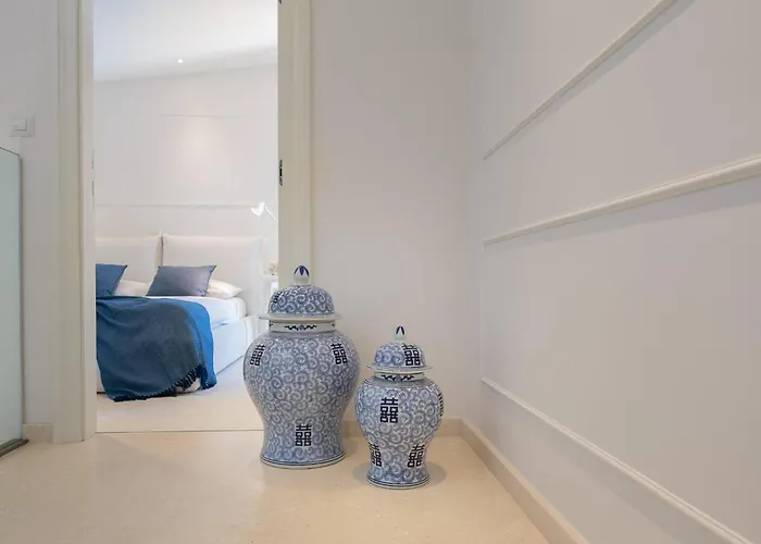 Villa Luxury Seafront Glamour With Private Pool, Sauna And Gym At The In