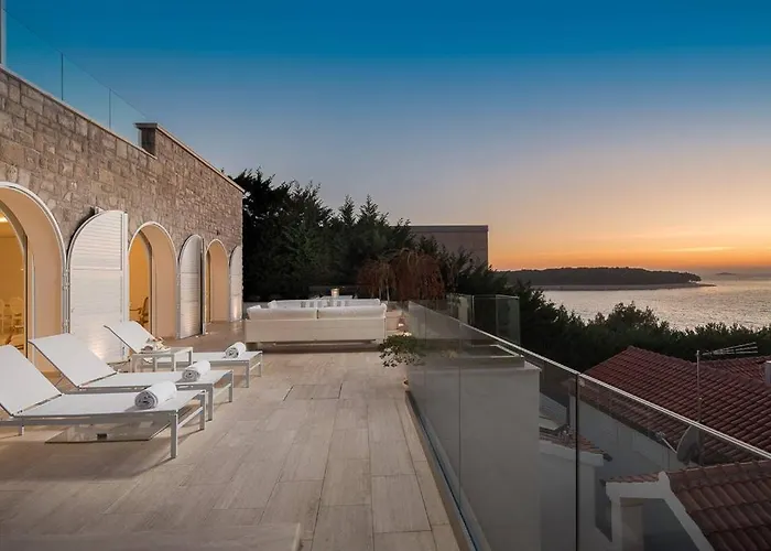 Luxury Seafront Glamour With Private Pool, Sauna And Gym At The In Villa