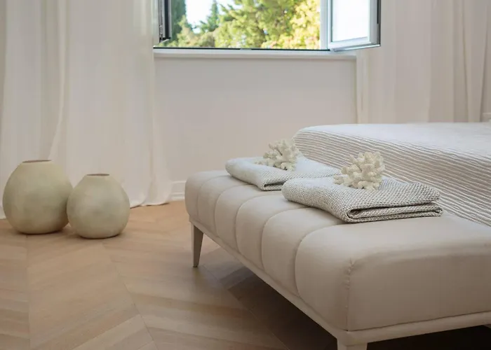 Luxury Seafront Glamour With Private Pool, Sauna And Gym At The In *