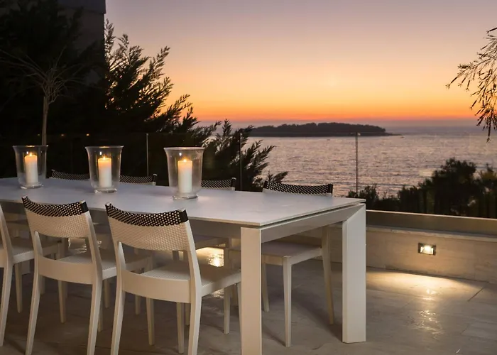 Luxury Seafront Glamour With Private Pool, Sauna And Gym At The In Primosten