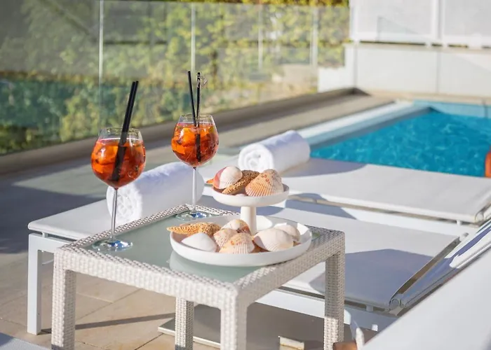 Luxury Seafront Glamour With Private Pool, Sauna And Gym At The In Villa *