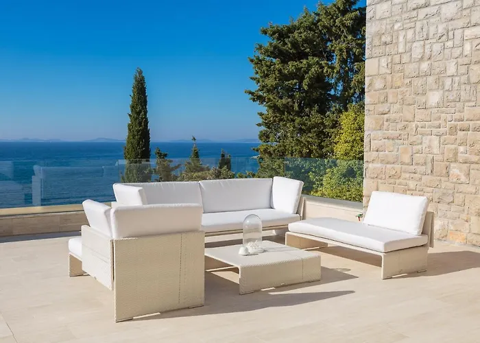 Luxury Seafront Glamour With Private Pool, Sauna And Gym At The In Villa *