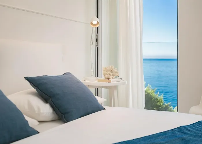 Villa Luxury Seafront Glamour With Private Pool, Sauna And Gym At The In *