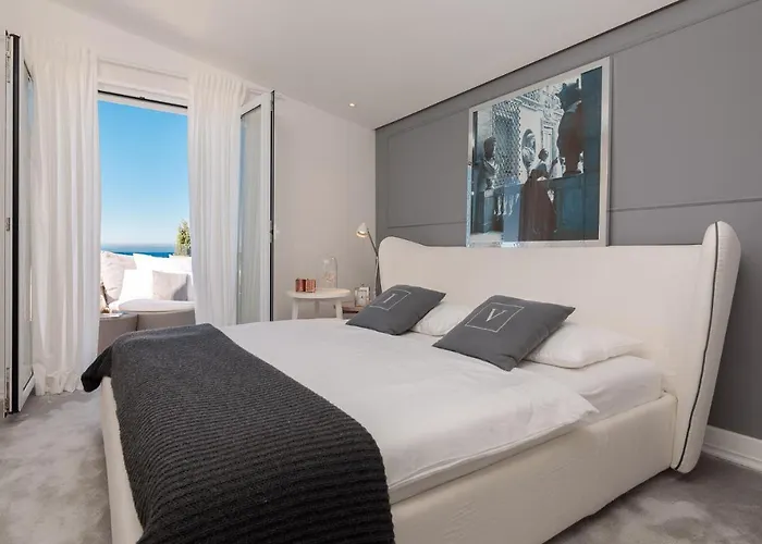 Luxury Seafront Glamour With Private Pool, Sauna And Gym At The In Villa Primosten