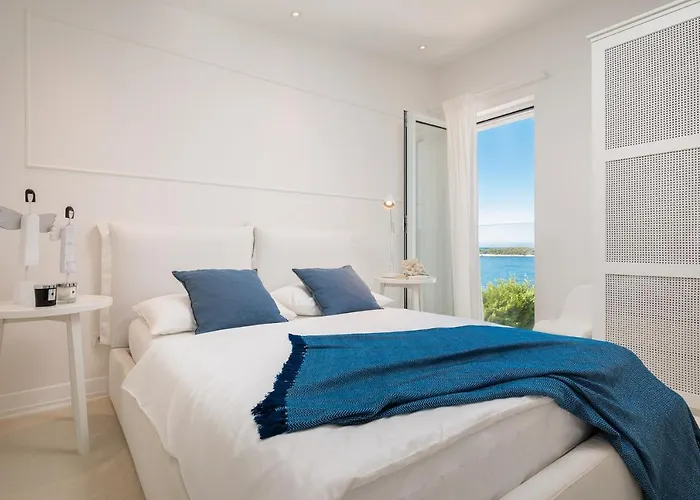 Luxury Seafront Glamour With Private Pool, Sauna And Gym At The In *